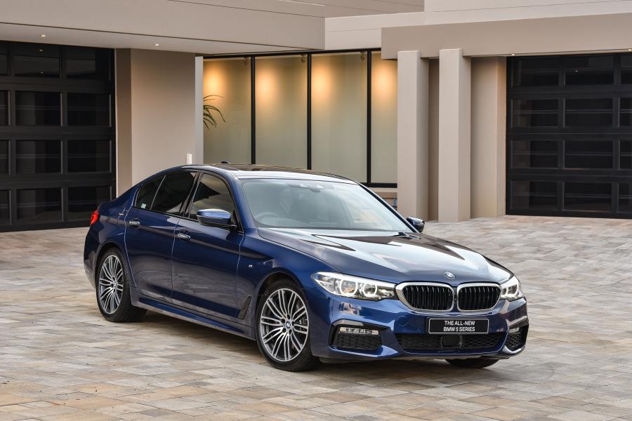  BMW 530d Sedan M Sport 2017 года  (ZA) (фото 2 из 40)